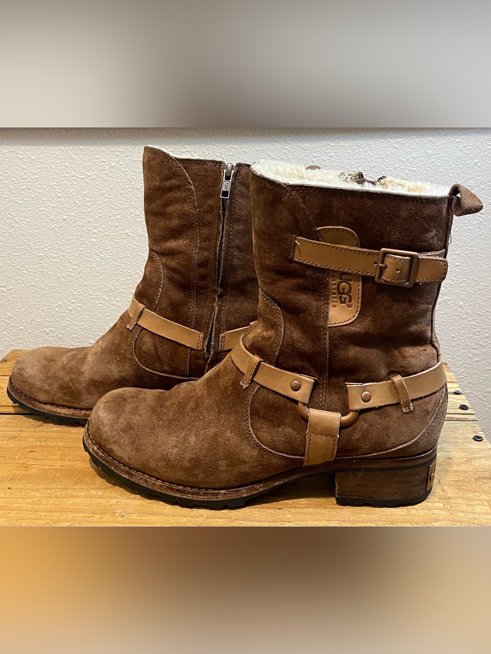 UGG Endell Brown Suede Shearling Moto Harness Boots | Size 9 (5604)